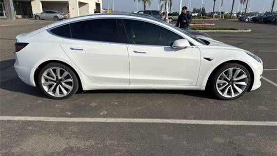 2018 Tesla Model 3 5YJ3E1EA8JF051724