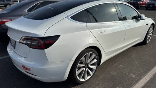 2018 Tesla Model 3 5YJ3E1EA8JF051724