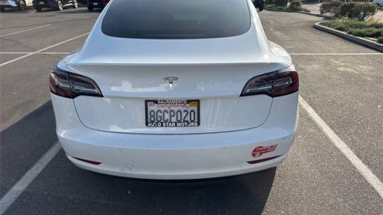 2018 Tesla Model 3 5YJ3E1EA8JF051724