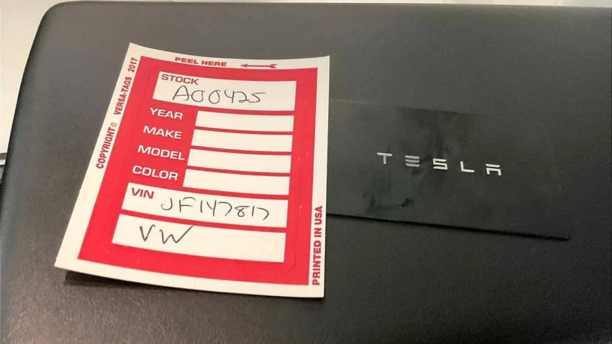 2018 Tesla Model 3 5YJ3E1EB1JF147817