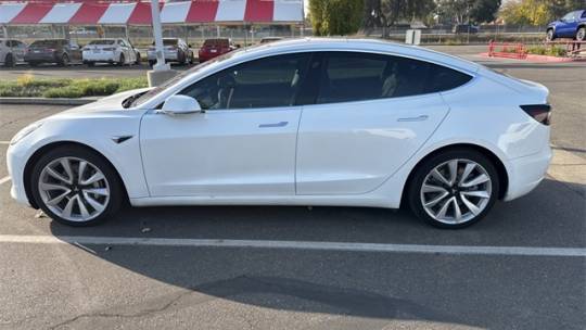 2018 Tesla Model 3 5YJ3E1EA8JF051724