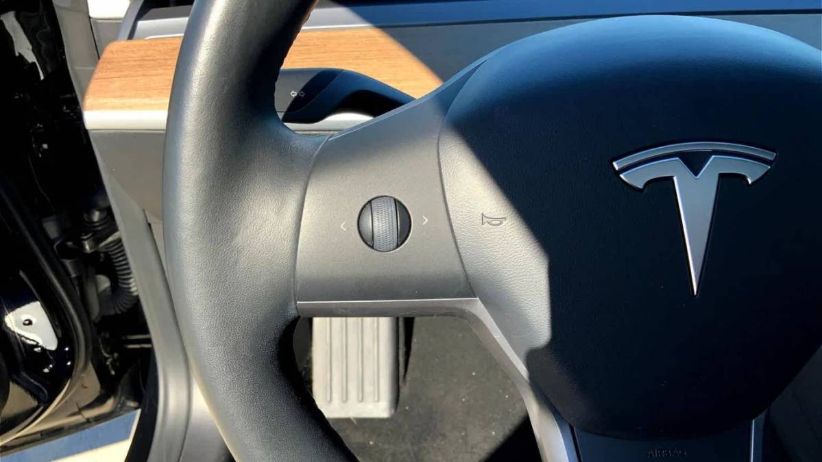 2019 Tesla Model 3 5YJ3E1EA3KF305499