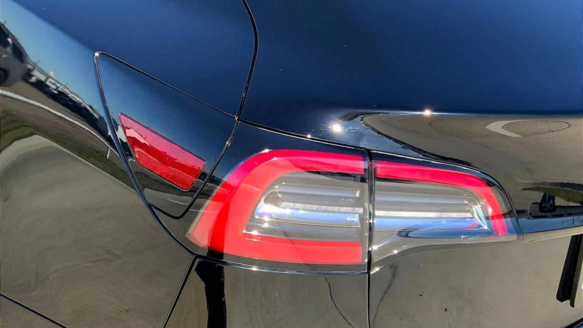 2019 Tesla Model 3 5YJ3E1EA3KF305499