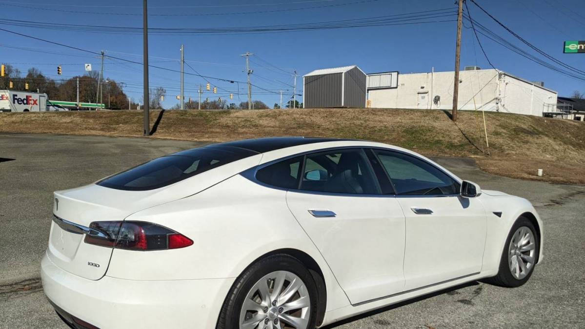 2019 Tesla Model S 5YJSA1E2XKF305712