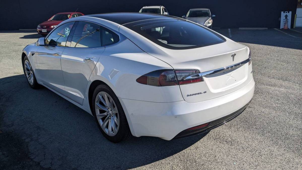 2019 Tesla Model S 5YJSA1E2XKF305712