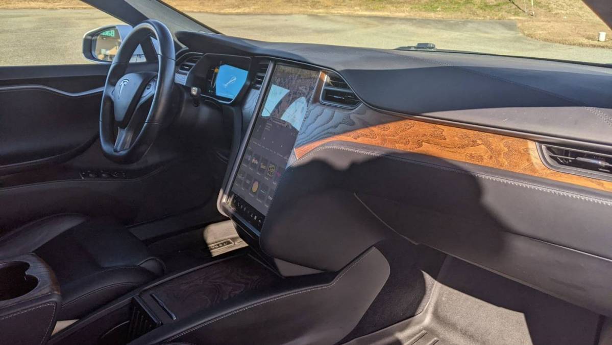 2019 Tesla Model S 5YJSA1E2XKF305712