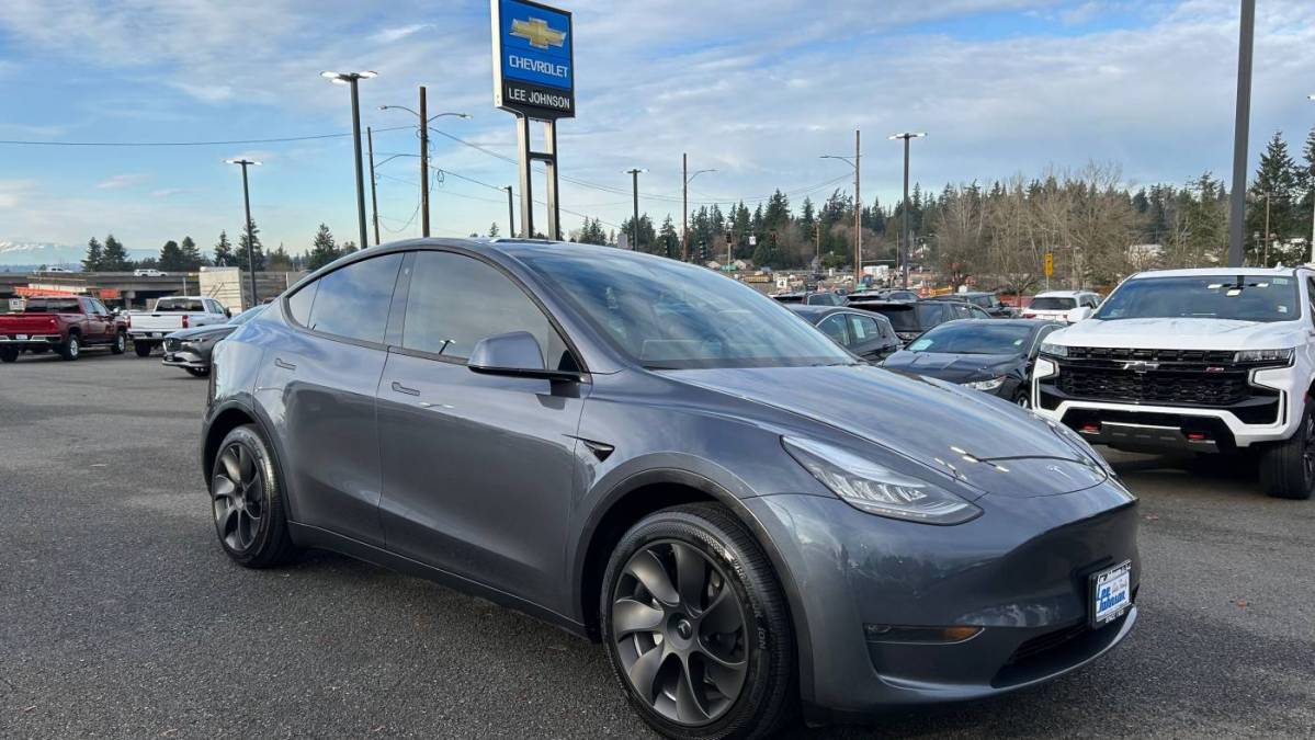 2020 Tesla Model Y 5YJYGDEE8LF031660