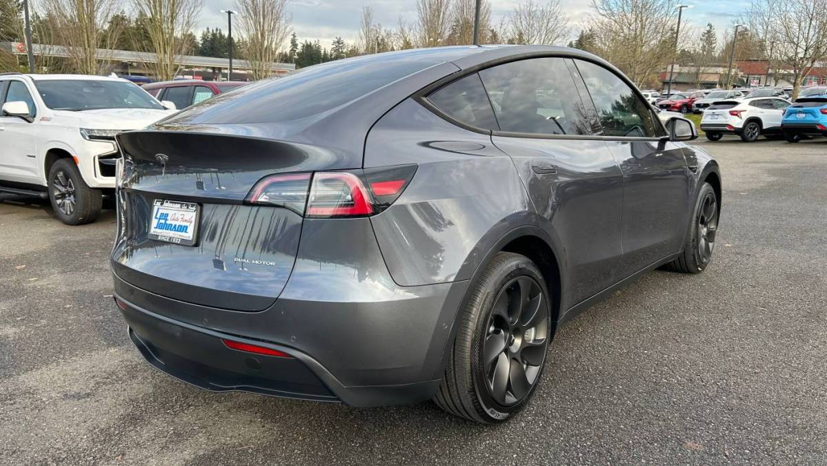 2020 Tesla Model Y 5YJYGDEE8LF031660