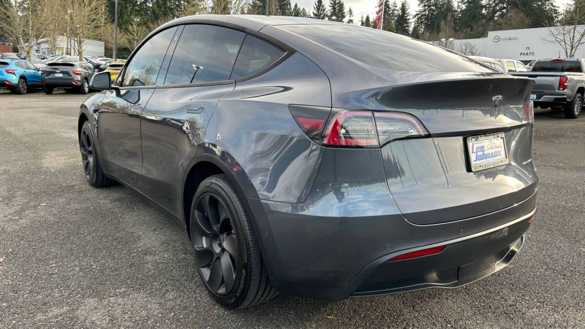 2020 Tesla Model Y 5YJYGDEE8LF031660