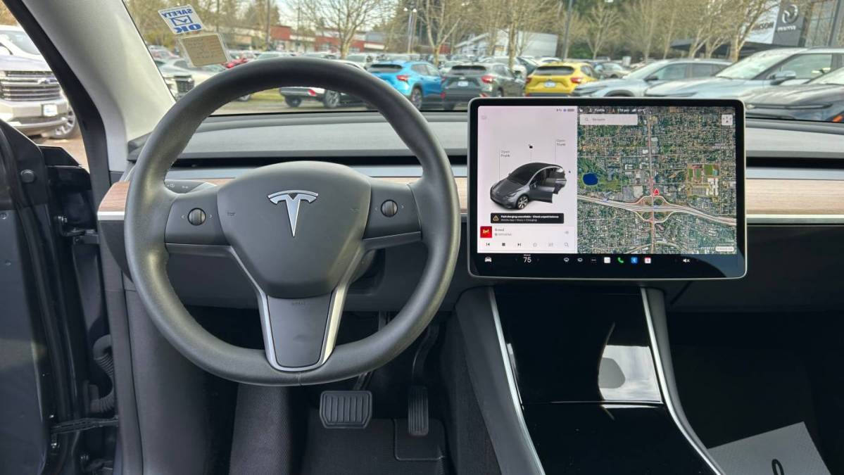 2020 Tesla Model Y 5YJYGDEE8LF031660