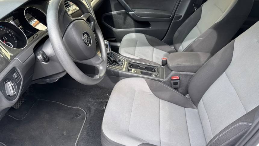 2016 Volkswagen e-Golf WVWKP7AU1GW914229