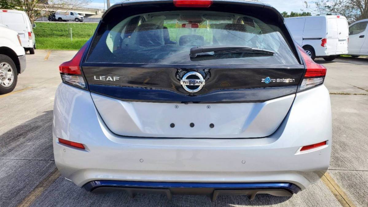 2022 Nissan LEAF 1N4AZ1BV8NC556335