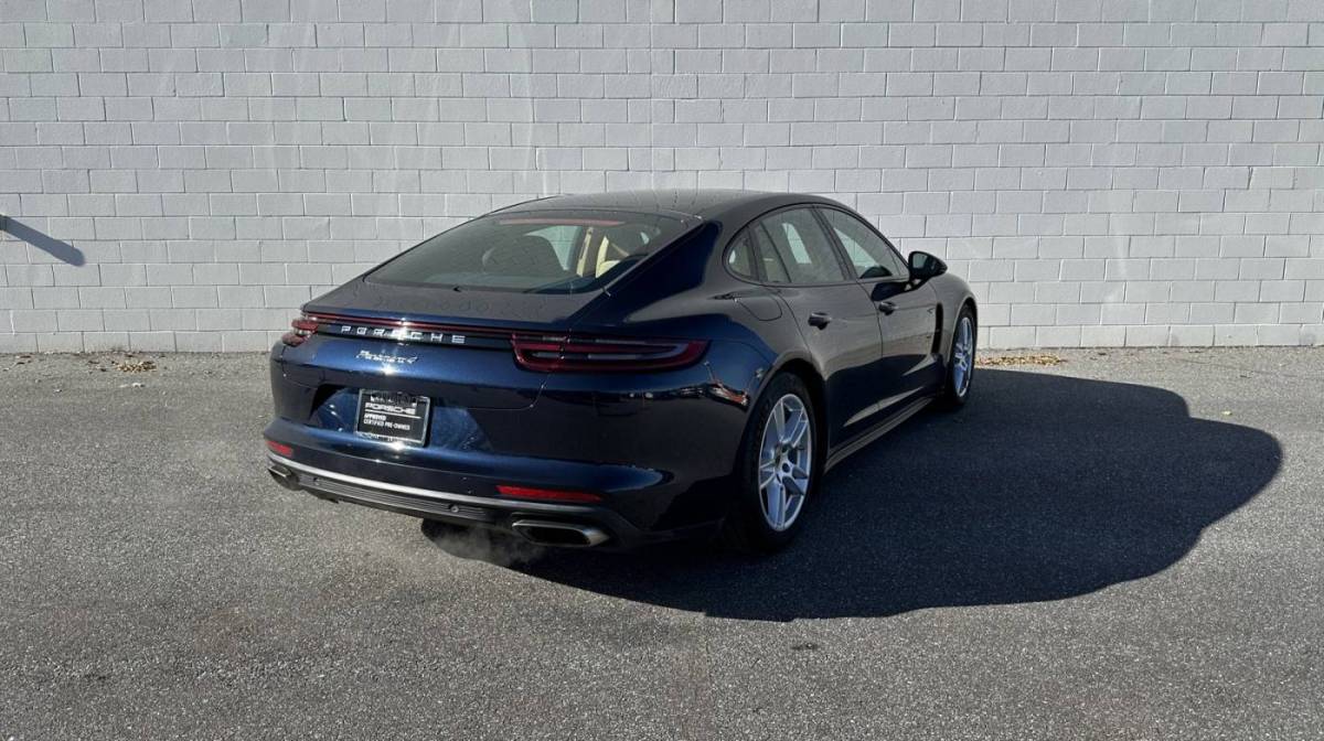 2018 Porsche Panamera WP0AE2A76JL174135