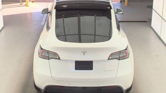 2021 Tesla Model Y 5YJYGAEE1MF296243