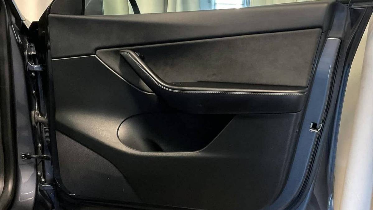 2021 Tesla Model Y 5YJYGDEE5MF298398