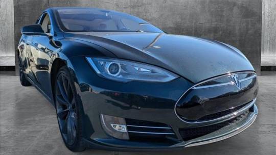 2013 Tesla Model S 5YJSA1CP2DFP21884