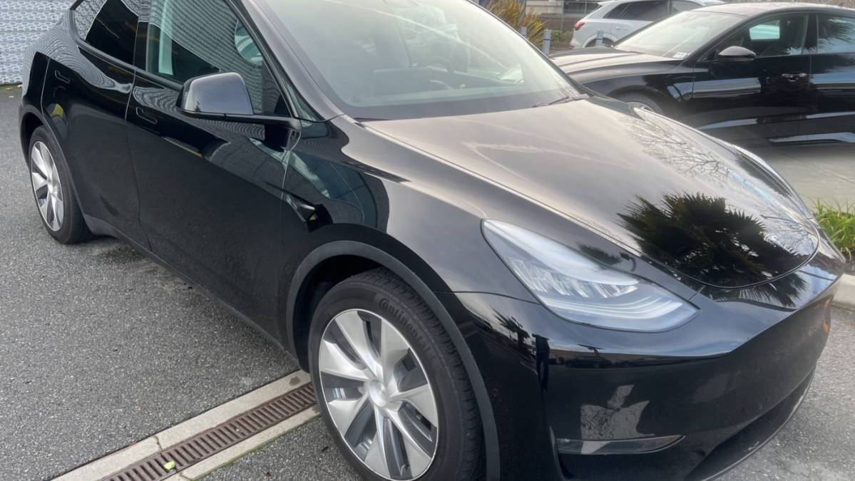 2020 Tesla Model Y 5YJYGDEE8LF029956