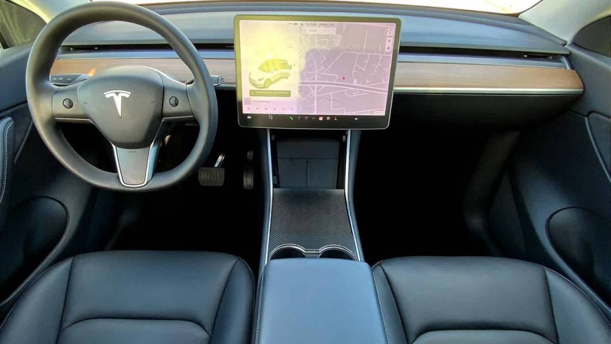 2021 Tesla Model Y 5YJYGDEE6MF069129