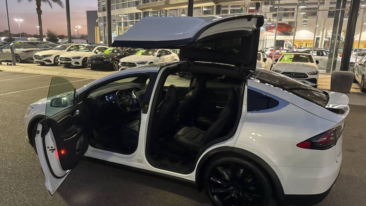 2019 Tesla Model X 5YJXCBE20KF151078