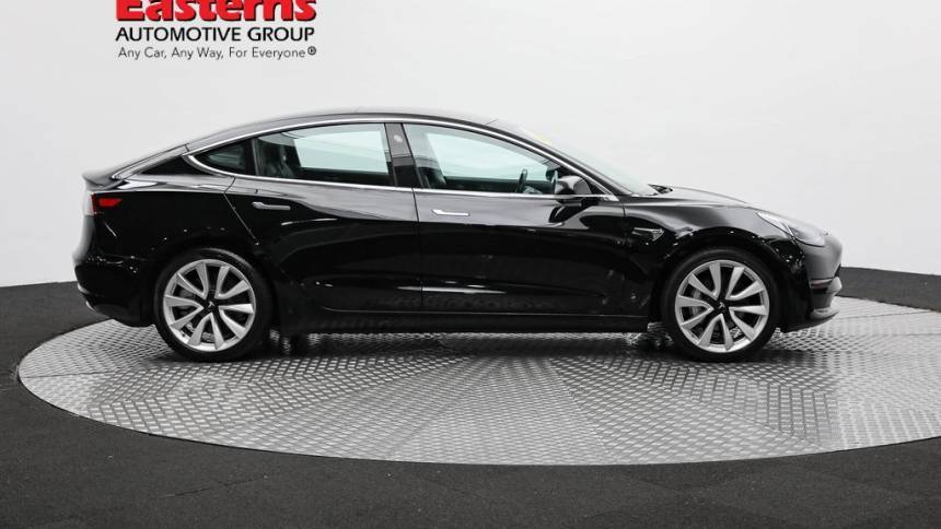 2018 Tesla Model 3 5YJ3E1EA5JF033200