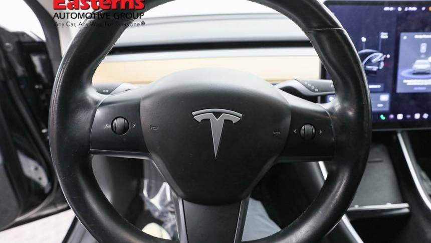 2018 Tesla Model 3 5YJ3E1EA5JF033200