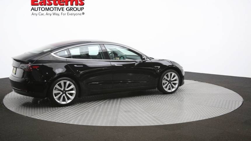 2018 Tesla Model 3 5YJ3E1EA5JF033200