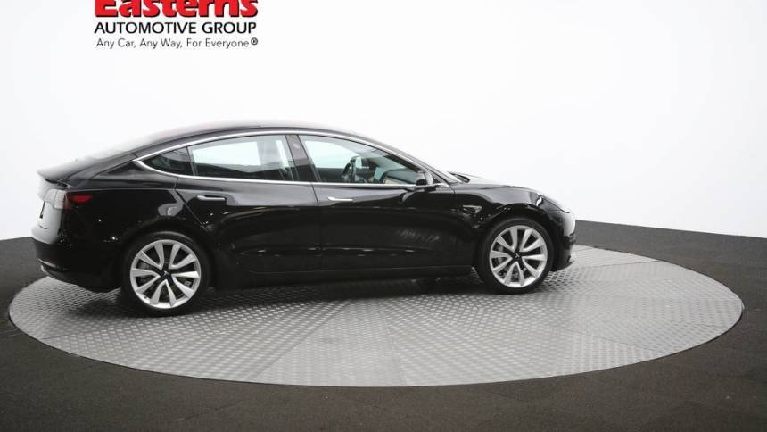 2018 Tesla Model 3 5YJ3E1EA5JF033200