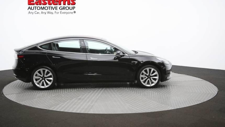 2018 Tesla Model 3 5YJ3E1EA5JF033200