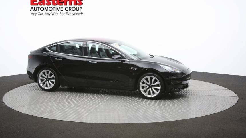 2018 Tesla Model 3 5YJ3E1EA5JF033200