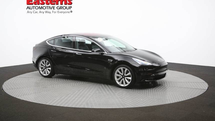 2018 Tesla Model 3 5YJ3E1EA5JF033200