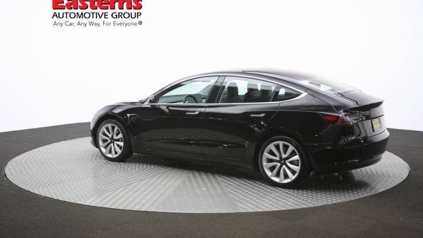 2018 Tesla Model 3 5YJ3E1EA5JF033200