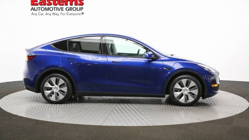 2020 Tesla Model Y 5YJYGDEE0LF031135