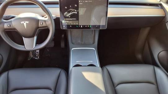 2021 Tesla Model Y 5YJYGDEE7MF187884