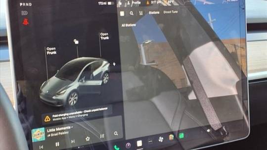 2021 Tesla Model Y 5YJYGDEE7MF187884