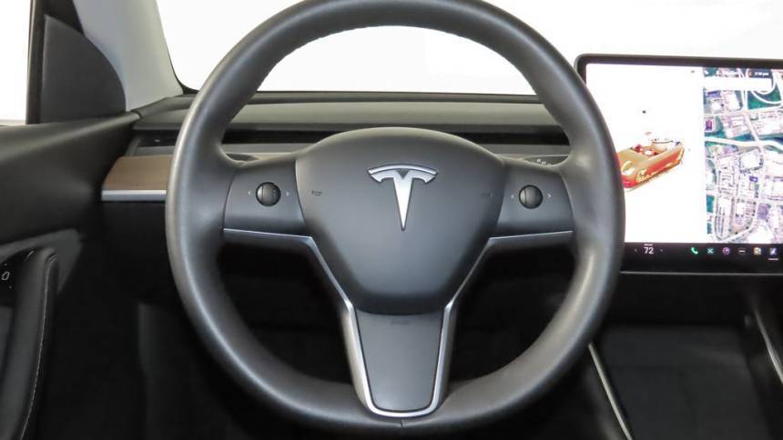 2020 Tesla Model Y 5YJYGDEE7LF035151