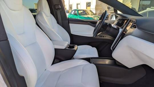 2018 Tesla Model X 5YJXCAE28JF141066