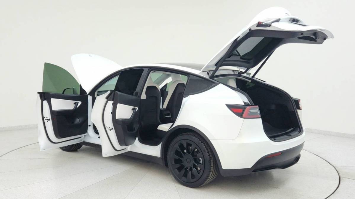 2021 Tesla Model Y 5YJYGAEEXMF157390