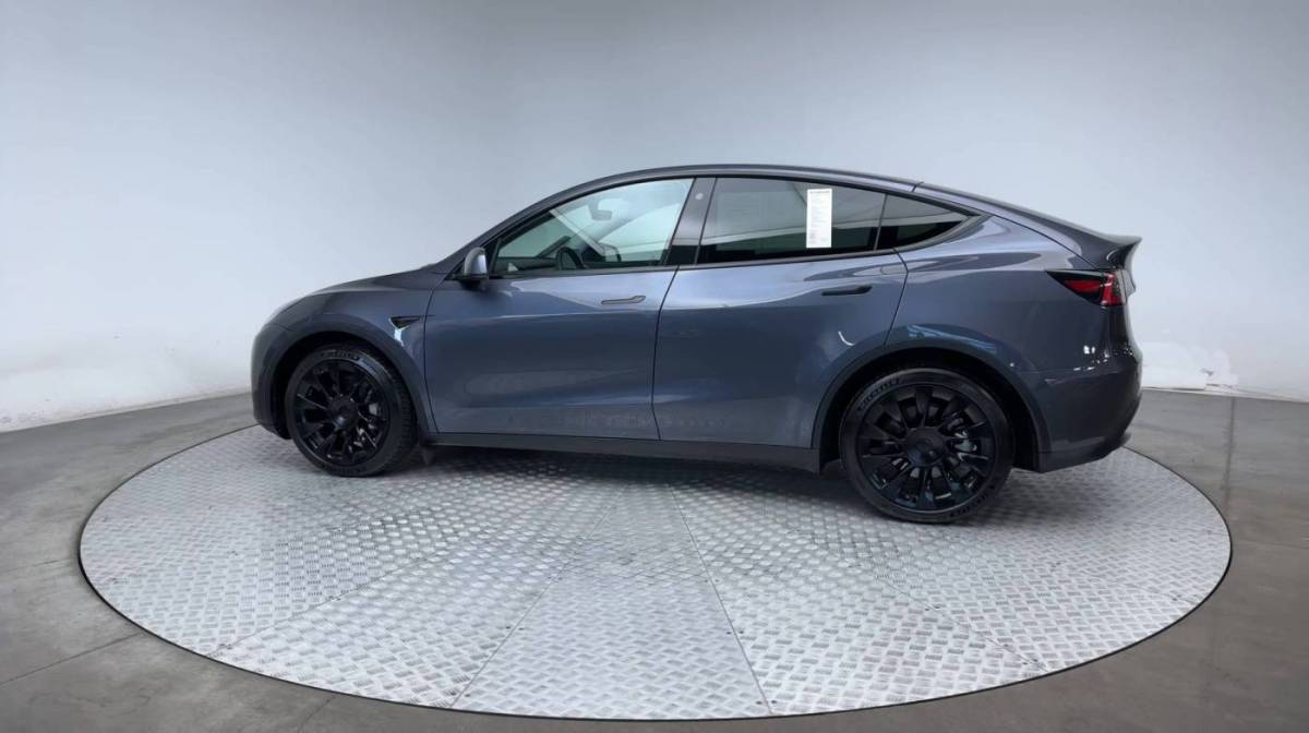 2021 Tesla Model Y 5YJYGDEE7MF108147