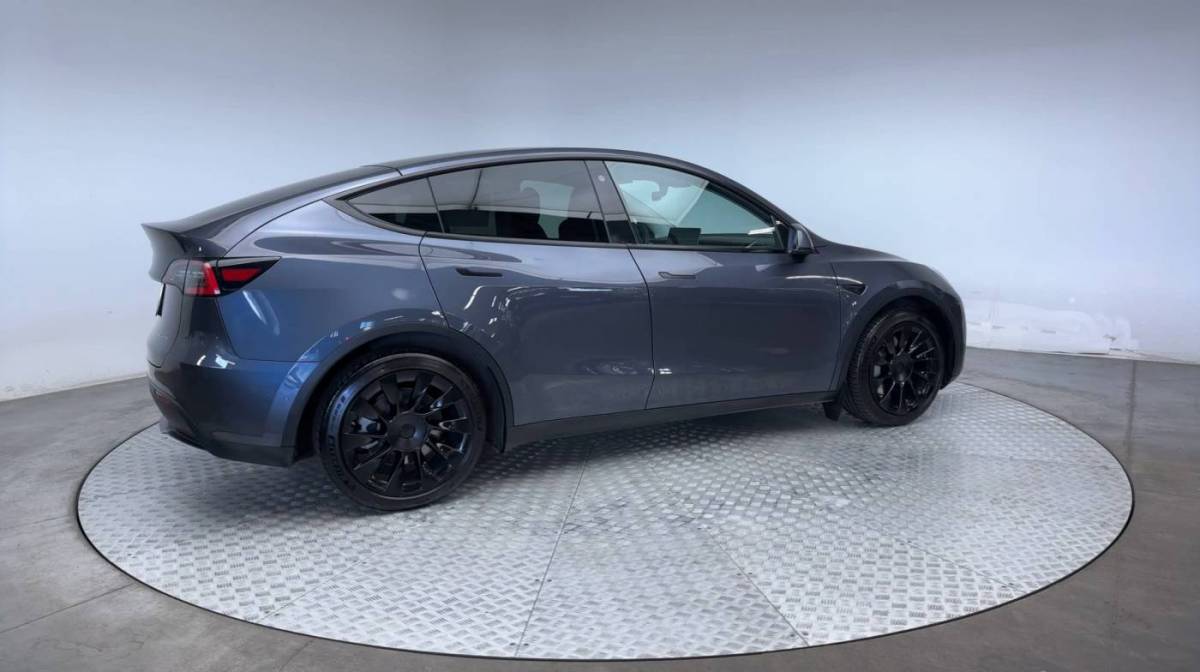 2021 Tesla Model Y 5YJYGDEE7MF108147