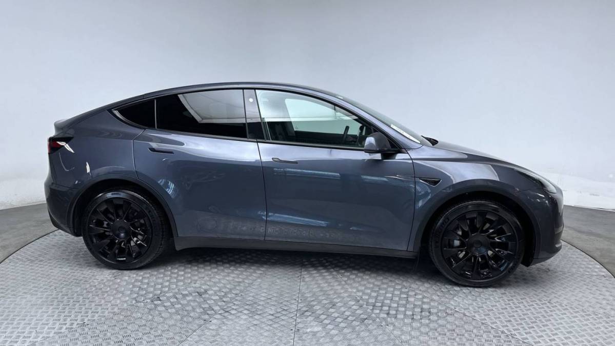 2021 Tesla Model Y 5YJYGDEE7MF108147