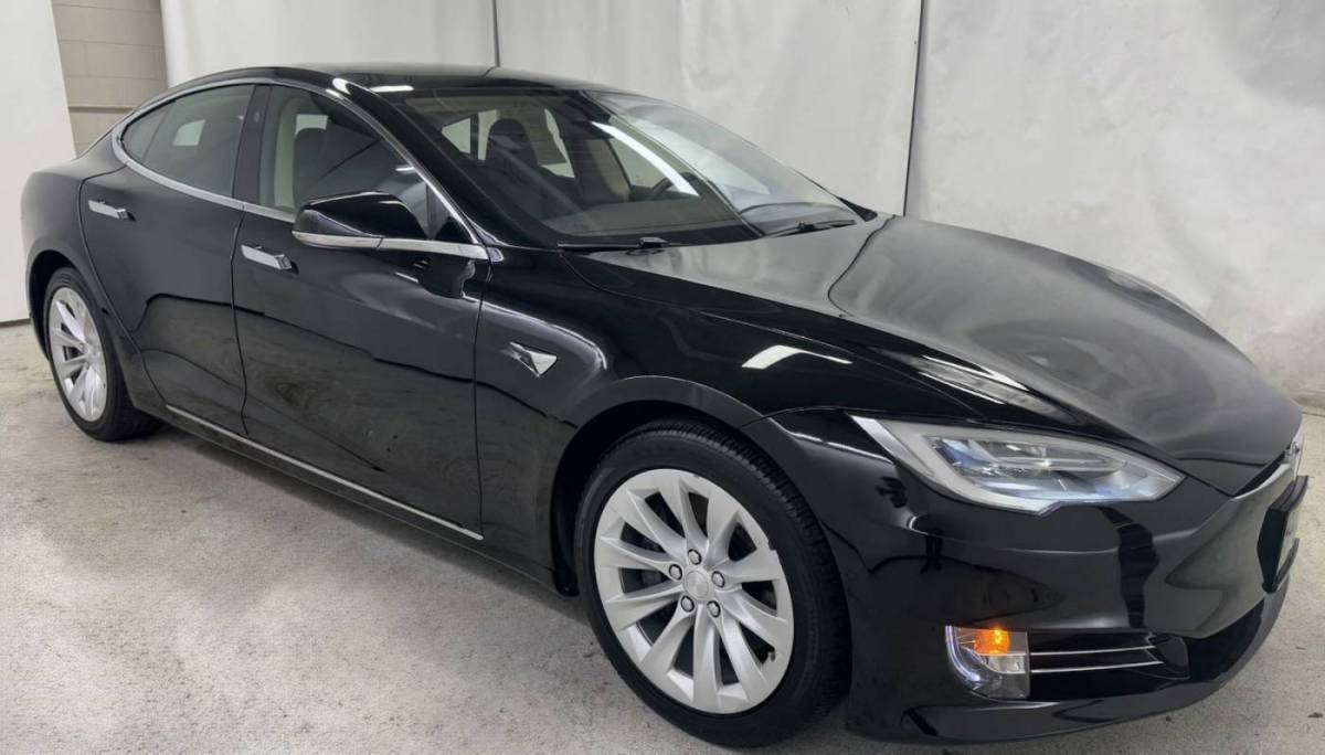 2018 Tesla Model S 5YJSA1E20JF286313