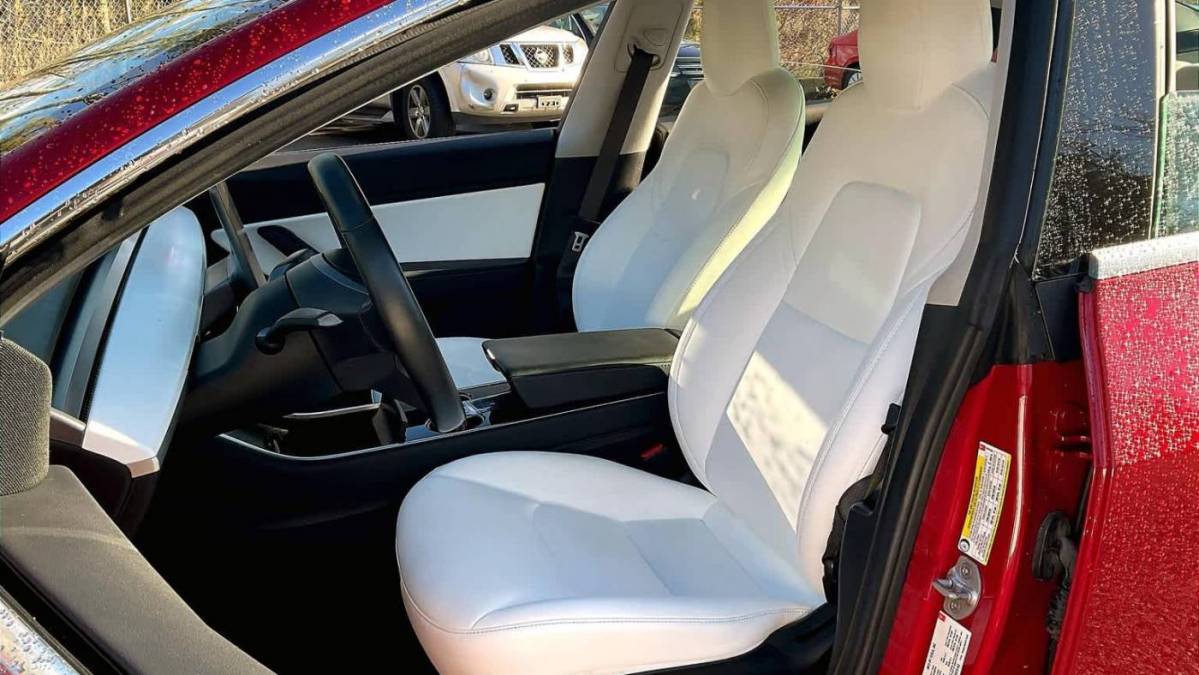 2018 Tesla Model 3 5YJ3E1EB8JF075143