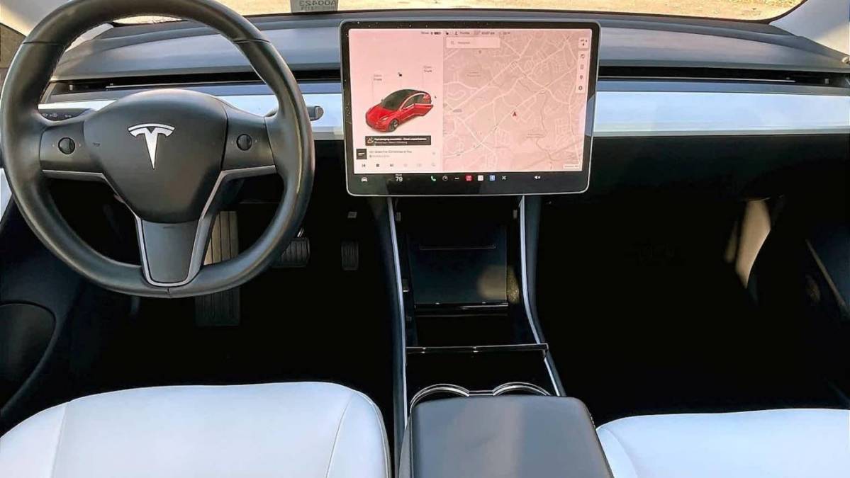 2018 Tesla Model 3 5YJ3E1EB8JF075143