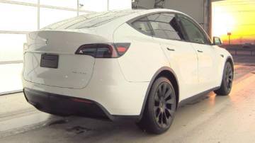 2021 Tesla Model Y 5YJYGAEE0MF228662