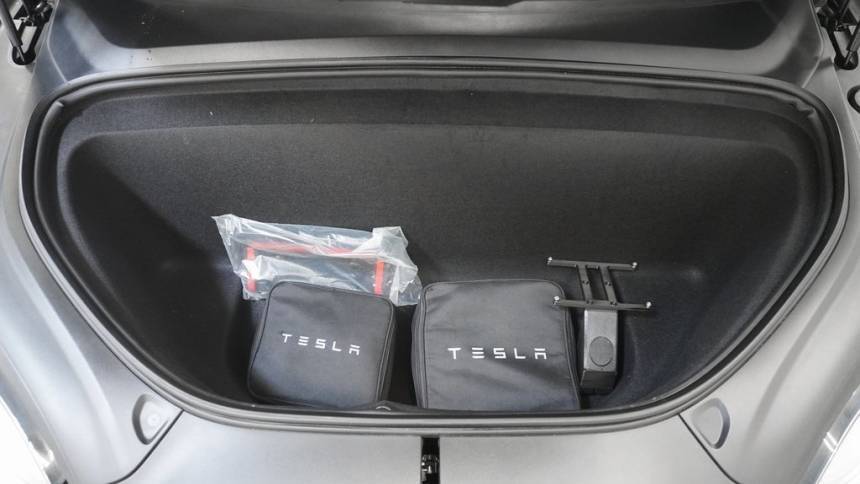 2022 Tesla Model X 7SAXCDE50NF340004