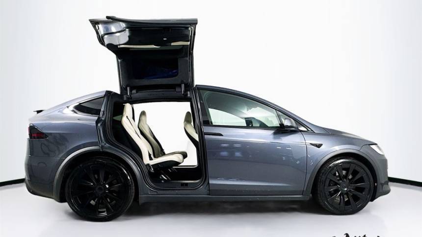 2022 Tesla Model X 7SAXCBE62NF349882