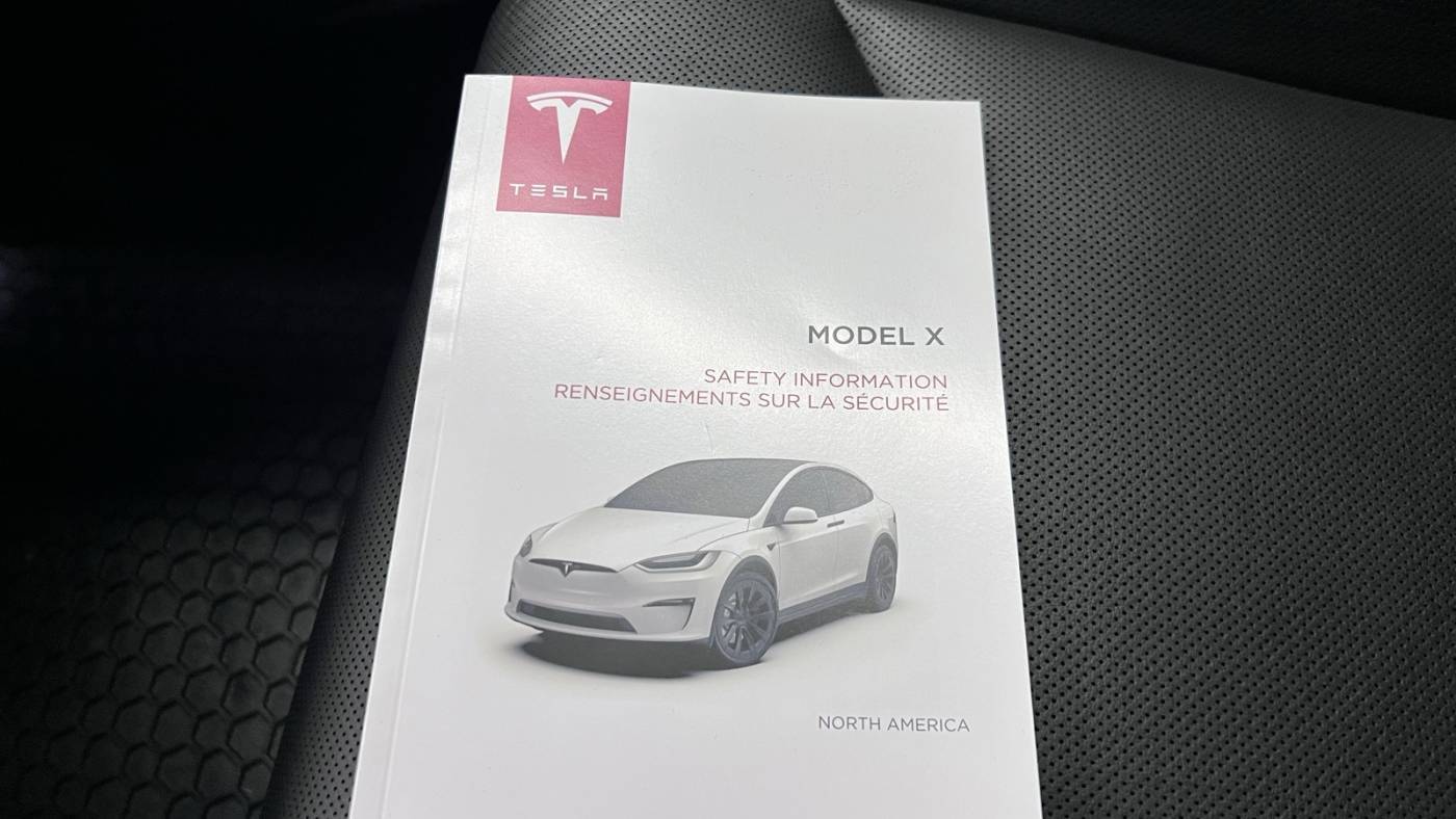 2022 Tesla Model X 7SAXCBE60NF355499