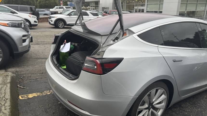 2018 Tesla Model 3 5YJ3E1EA2JF040492