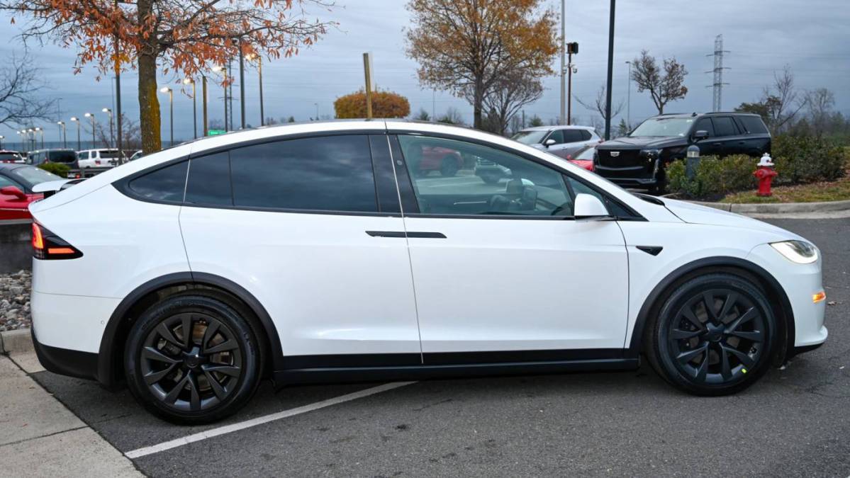 2023 Tesla Model X 7SAXCDE54PF367838