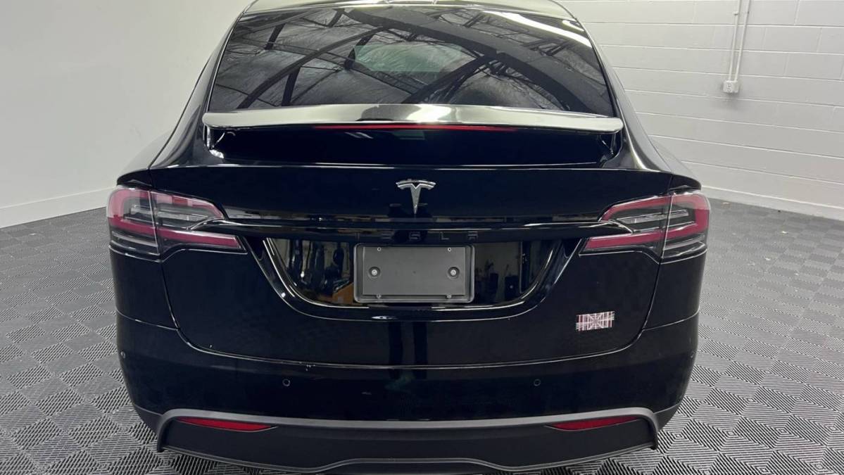 2022 Tesla Model X 7SAXCBE60NF355499